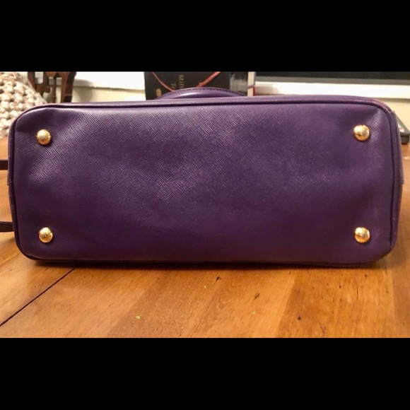 Prada Saffiano Purse - Picture 4 of 11